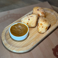 Mini Pães de Queijo com Doce de Leite