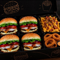 Burguer bacon família + batata com cheddar e bacon + onions wing