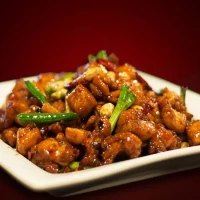 Isca de frango com Brocolis Cenoura e Molho Shoyo