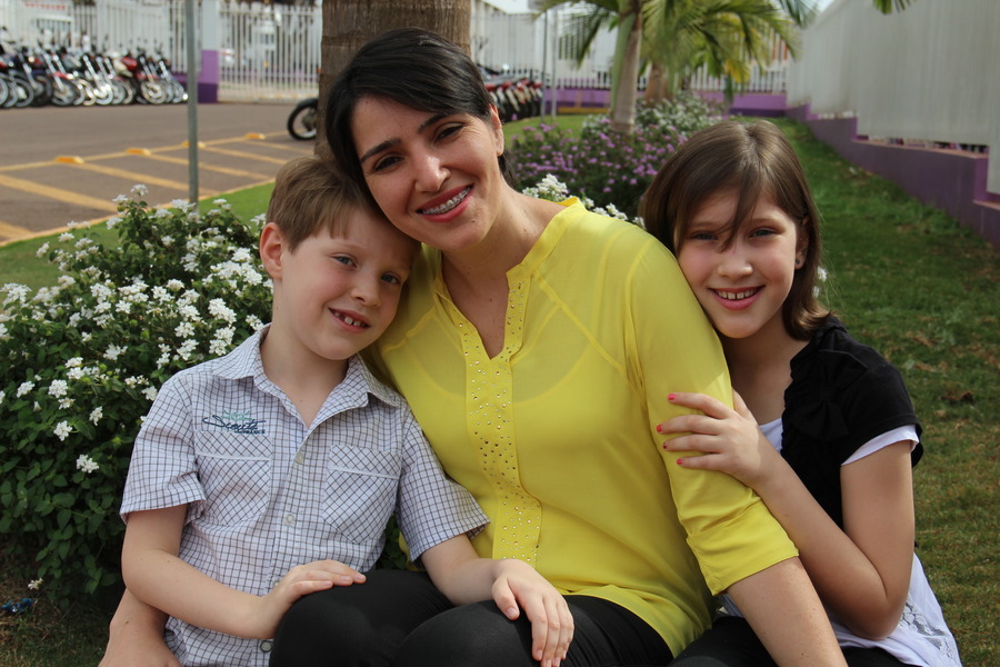 Marlei com os filhos pedro gabriel e maria luiza