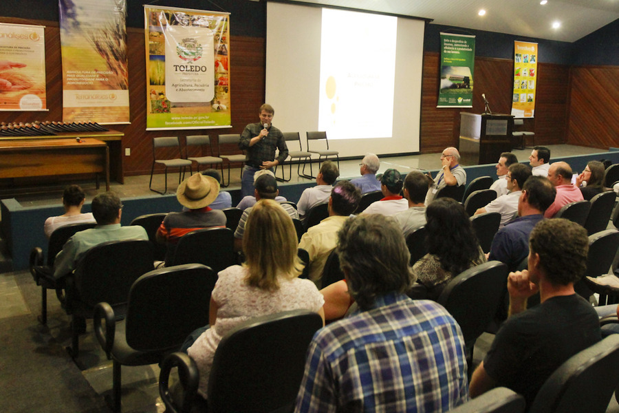 Entrega de cadernos agricultura de precis%c3%a3o fotos michael juliano 5