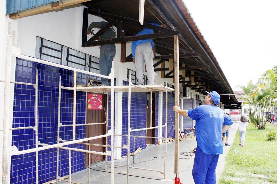 Escola municipal ars%c3%aanio heiss carlos rodrigues 02