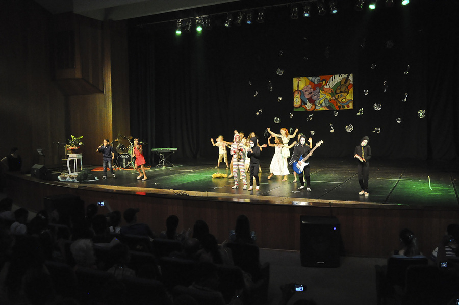 Arte  luz  ponto e a%c3%a7%c3%a3o 1%c2%aa noite foto ricardo morante %2885%29 reduzidas