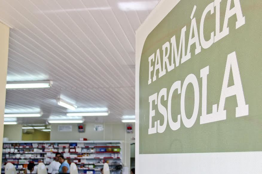 Farm%c3%a1cia escola