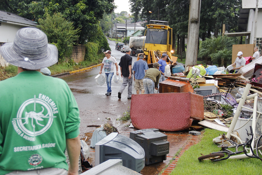 Ecoponto itinerante bairro tancredo neves foto ricardo morante %2834%29 reduzida