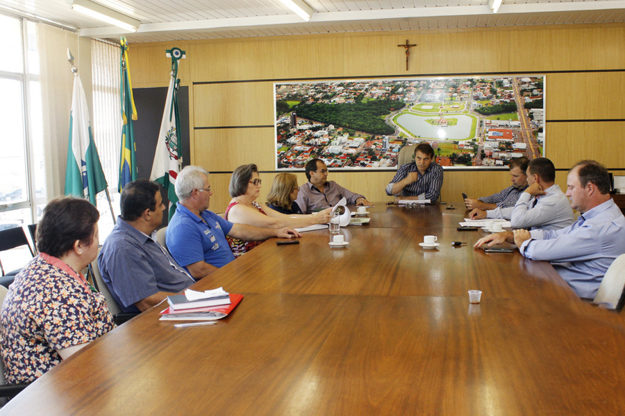Reuni%c3%a3o c%c3%a2mara  sertoledo e prefeitura carlos rodrigues %282%29