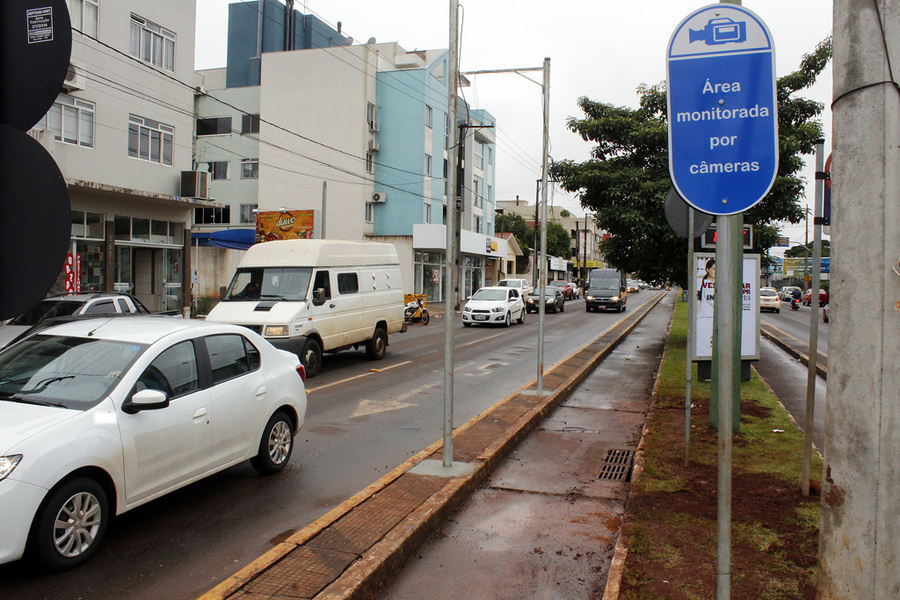 Instala%c3%a7%c3%a3o de c%c3%a2meras de monitoramento na parigot carlos rodrigues 06