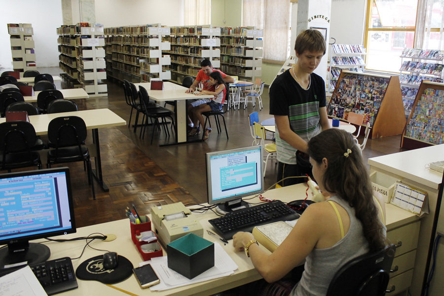 Biblioteca p%c3%bablica carlos rodrigues 11 %281%29