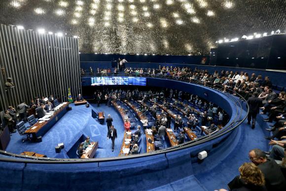 Senado interna