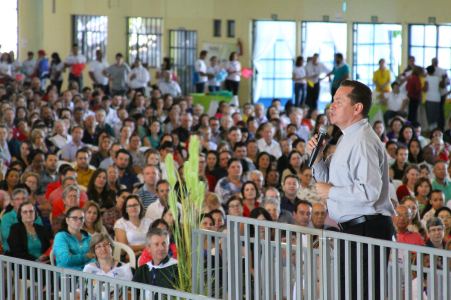 Pe rafael solano duran conduziu reflexao sobre o tema do congresso