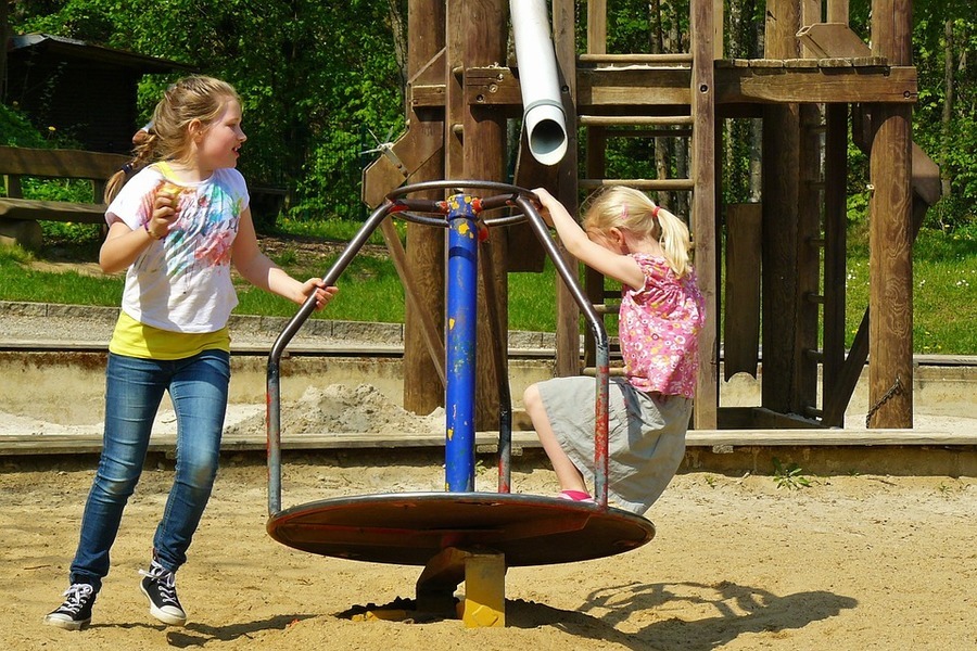 Children playing 334531 960 720