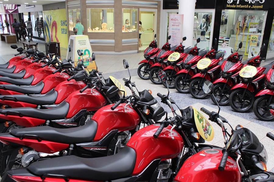 Motos