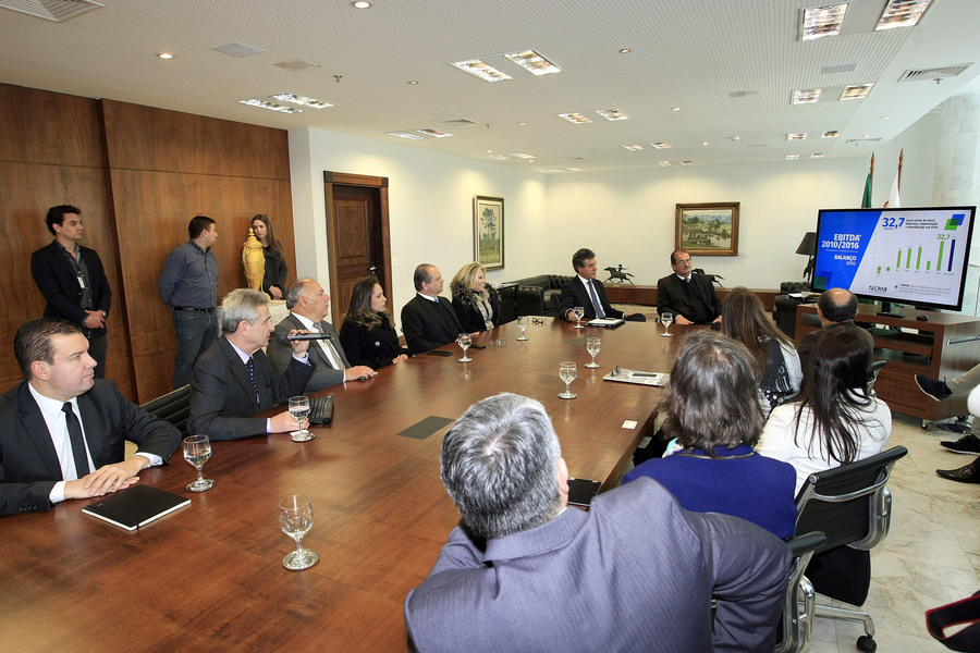 Asssinatura trastuzumabe foto jonas oliveira aen