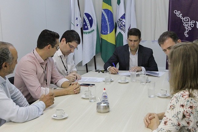 Al%c3%a9m de est%c3%a1gios  o conv%c3%aanio prev%c3%aa outras atividades conjuntas nas %c3%a1reas de ensino  pesquisa e extens%c3%a3o