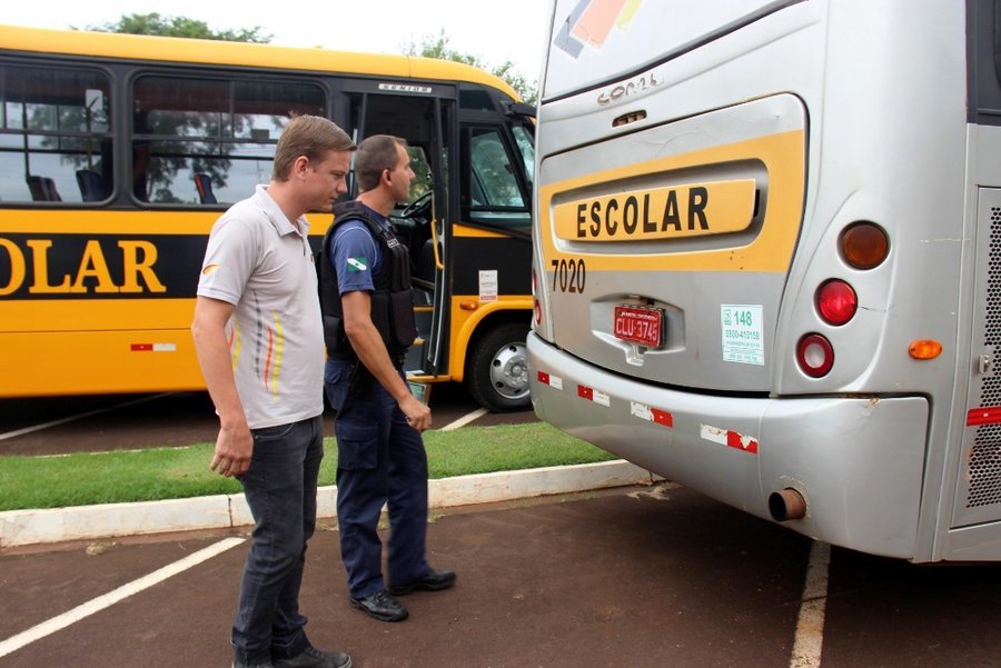 Vistoria das vans escolares foto valderi geovani %2848%29