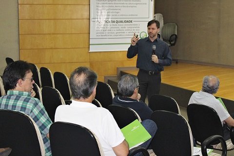 Palestra atualiza%c3%a7%c3%a3o antimicrobianos   08