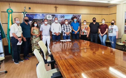 Toledo e representantes da comunidade ucraniana buscam forma de acolher refugiados da guerra