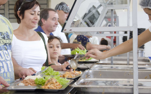 Restaurantes populares adotam card%c3%a1pio %c3%a0 base de peixe na semana santa