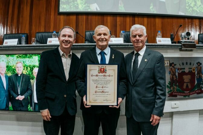 In%c3%a1cio cattani com o vice presidente da sicredi progresso cirio kunzler e o conselheiro de administra%c3%a7%c3%a3o walter eclache da silva