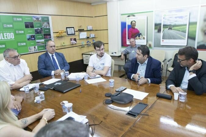 Reuniao gabinete carlos rodrigues 5