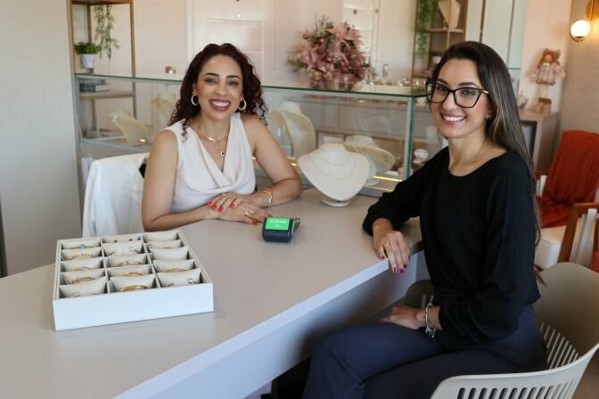 Associada jane theodoro com a gestora da conta luana buchi %281%29