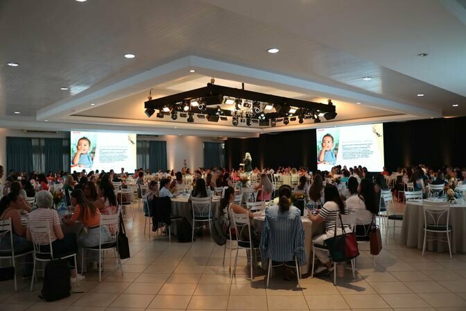 Foto 3   ap%c3%b3s a cerim%c3%b4nia  os profissionais de educa%c3%a7%c3%a3o permaneceram na habilita%c3%a7%c3%a3o