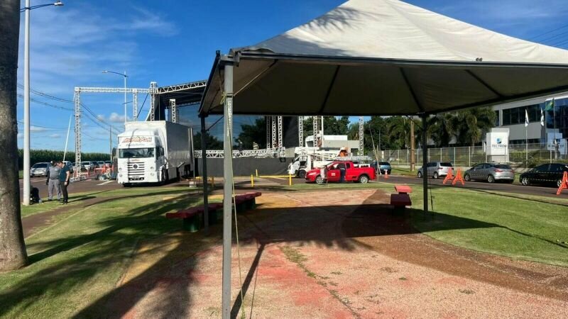 Montagem show trabalhador toledo 3