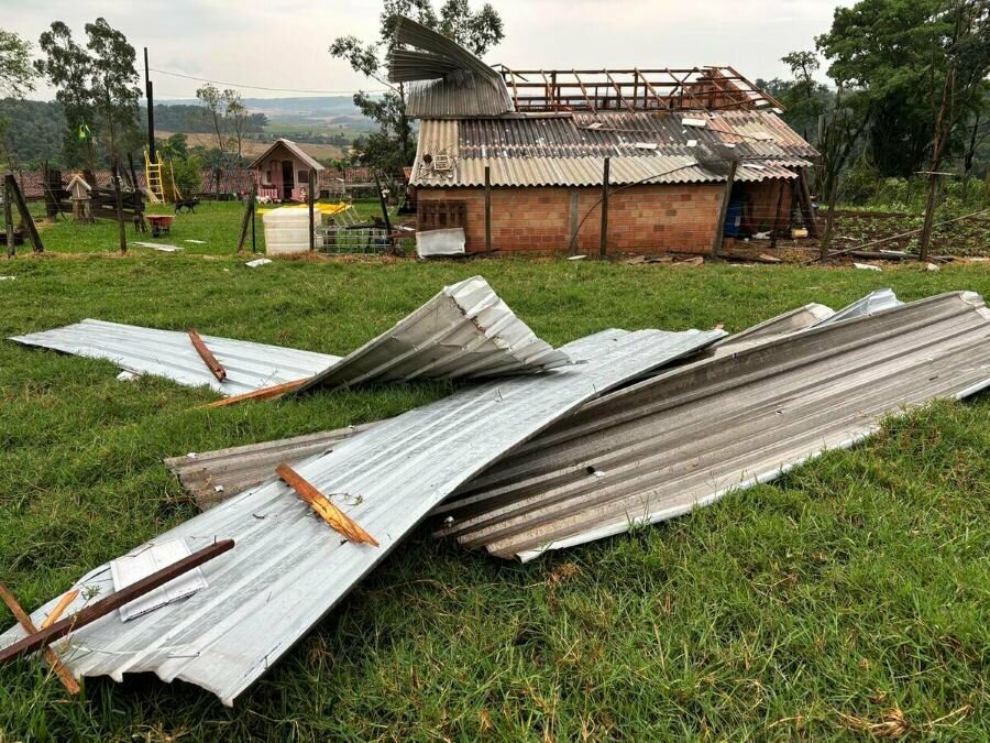 Propriedade reuter destelhamento wanderson schumacher 5 0