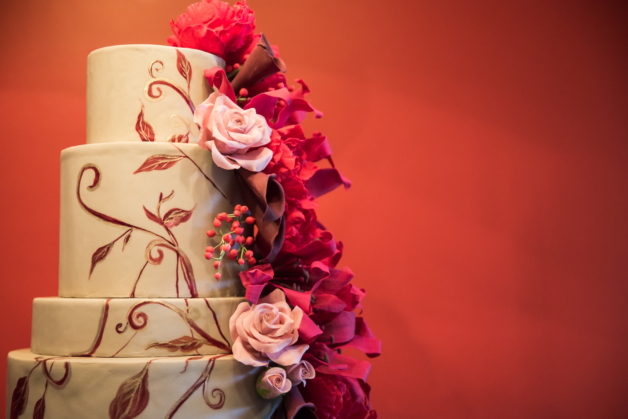 37 ideias de bolos pintados à mão para casamento