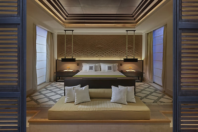 marrakech-villa-oriental-pool-bedroom-01-min