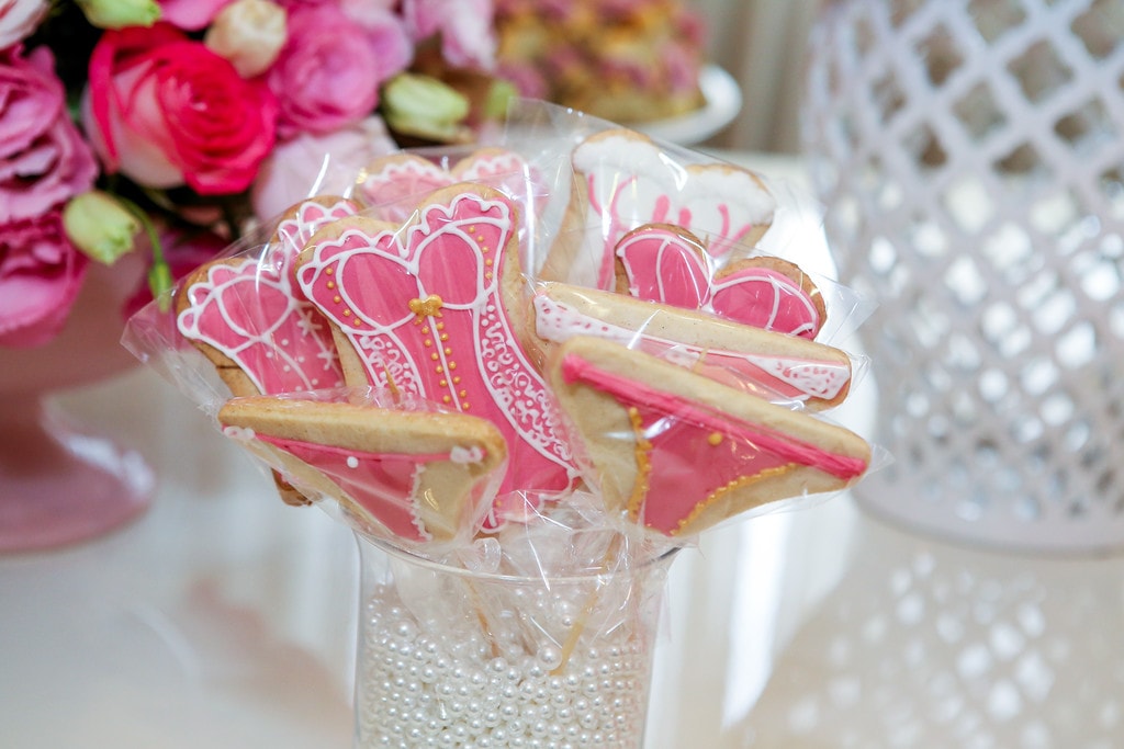 Chá de lingerie com decoração rosa