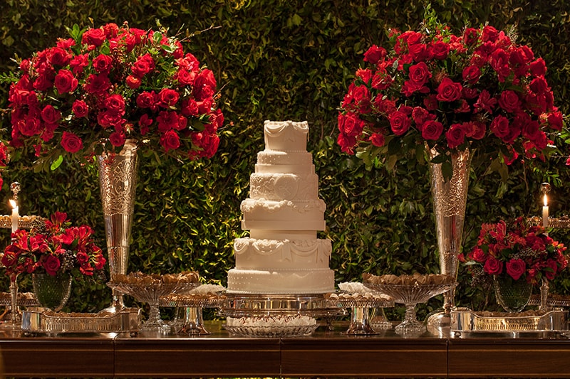 Casamento com decoração clássica em tons de vermelho – Ligia e Saulo