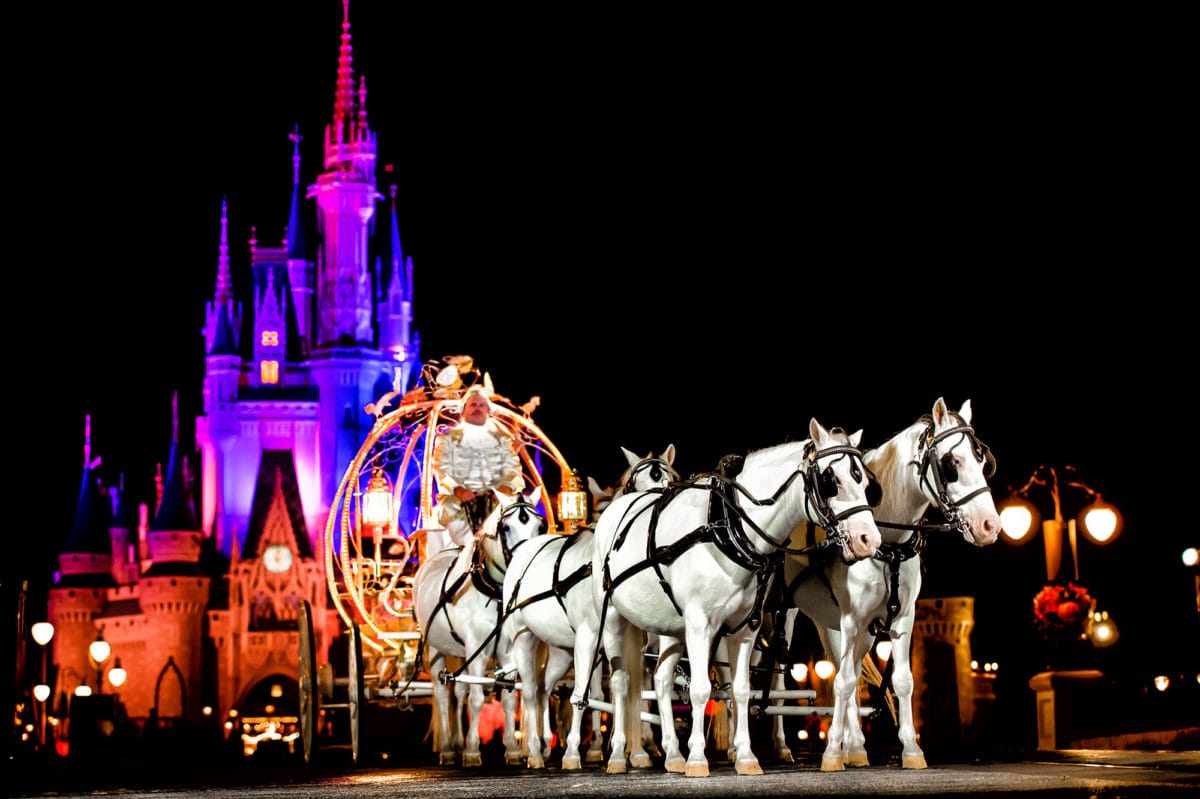 Casamento na Disney: saiba como funcionam as cerimônias noturnas no Magic Kingdom