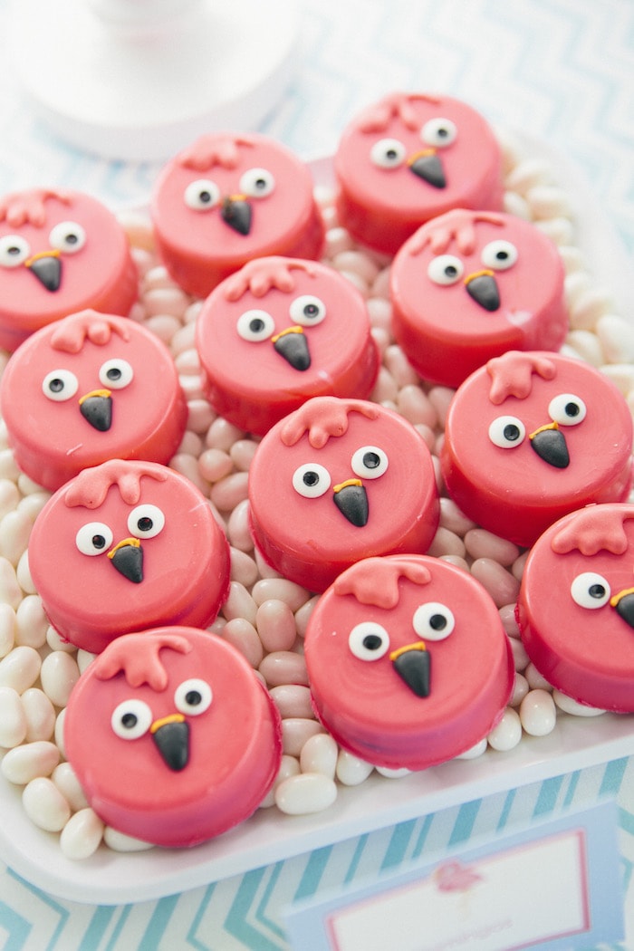 Flamingo-Pool-Party-via-Karas-Party-Idea