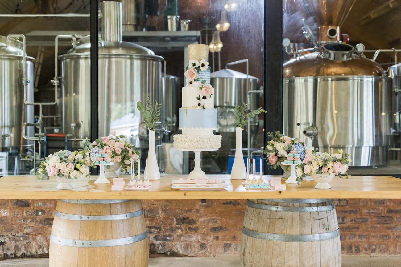 Decoração de casamento: as cores rose quartz e serenity blue continuam em alta