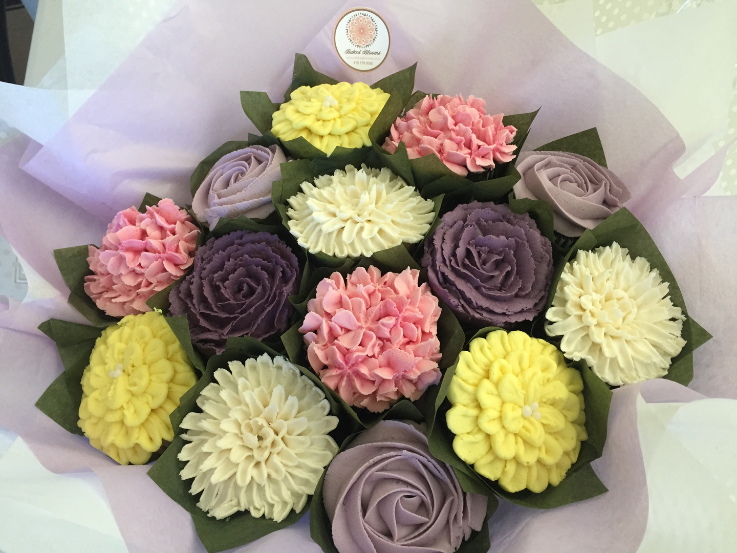 Este buquê feito com cupcakes é tão lindo que dá pena de comer