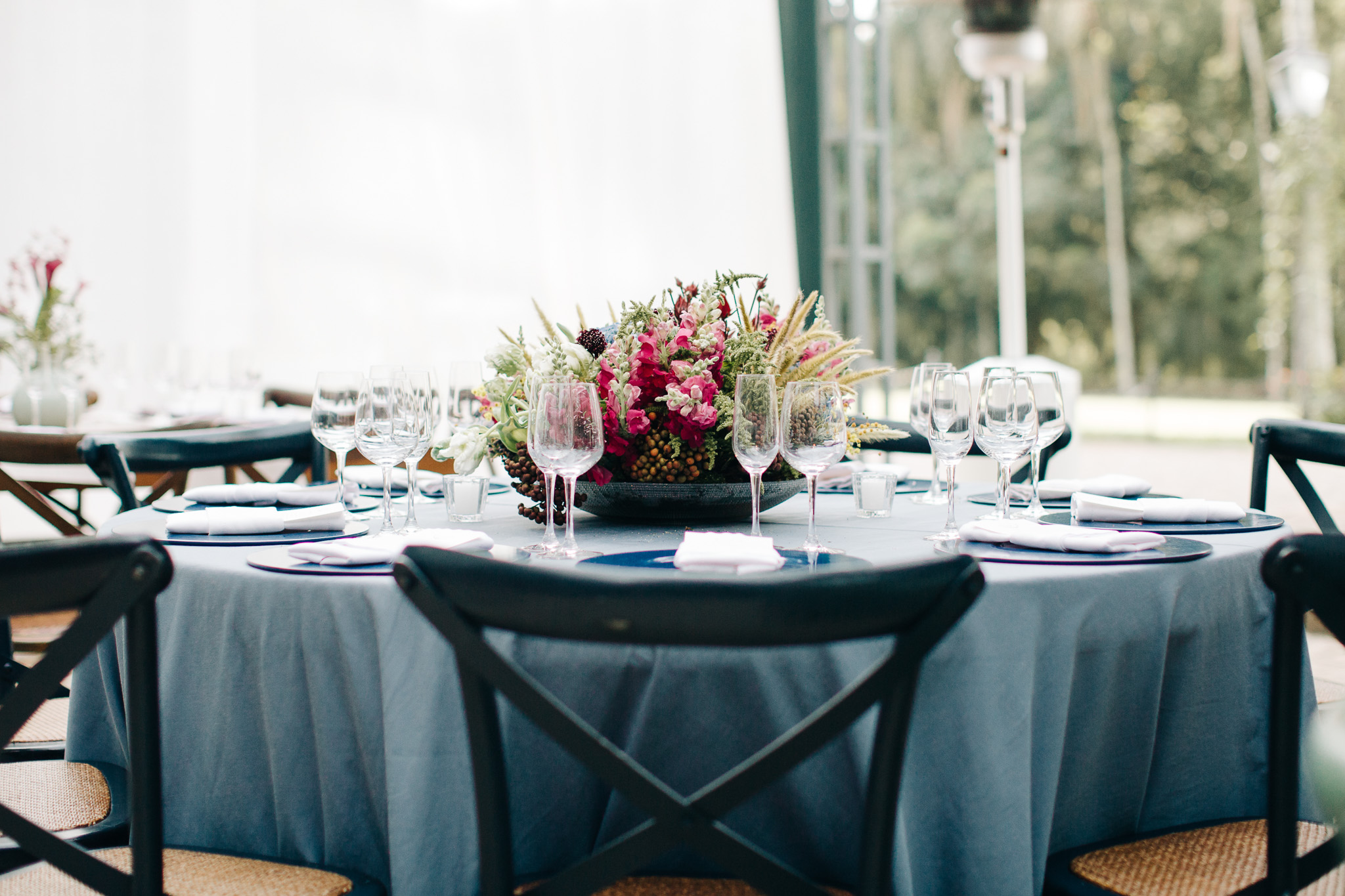 d 33_mesa_monocromatica_azul