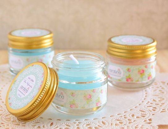 Vela perfumada é uma opção de o que dar de lembrancinha aos convidados