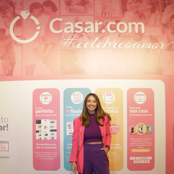 Influencer Bianca Camargo está noiva e marca presença na feira de casamento Casar.com.