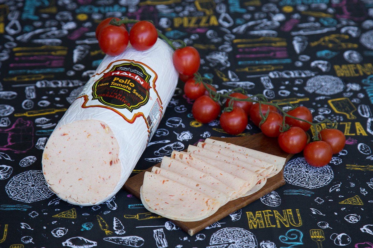 MORTADELA DE FRANGO COM TOMATE SECO "preço por 100gr"