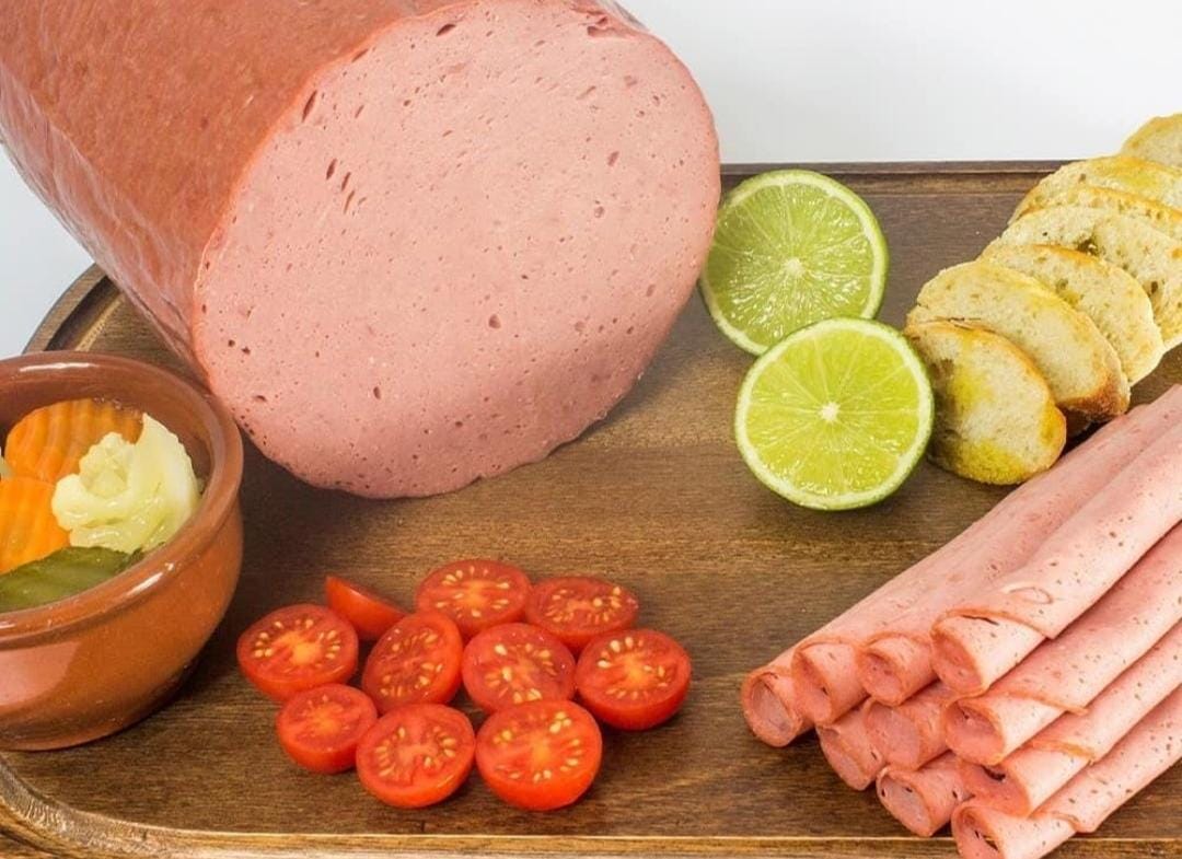 MORTADELA BOVINA GRANDE (BOLOGNA) "preço por 100gr"