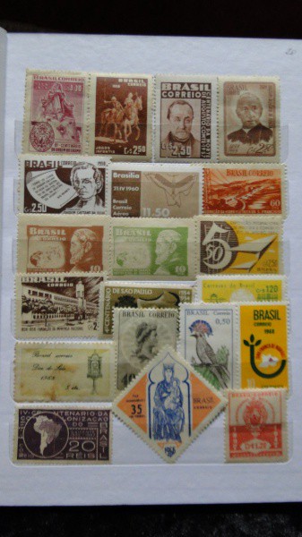 BRASIL 3 : 88 SELOS NOVOS, SEM CARIMBO, DIFERENTES, ACONDICIONADOS EM CLASSIFICADOR NOVO - EXCELENTE