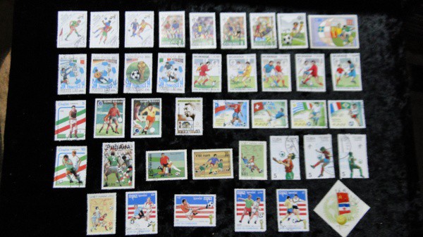 TEMA FUTEBOL: 40 SELOS DIFERENTES, DE DIVERSOS PAÍSES - INCLUINDO DO PELÉ (CORÉIA ??) - VEJA TODAS A