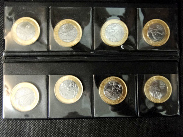 Brasil, lote com 8 moedas olímpicas (2016) de 1 Real diferentes acondicionadas em estojo de luxo. Es