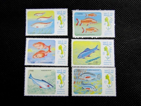 LAO, cartela com serie MINT YV 493/8, tema "Peixes".