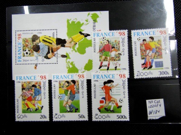 LAO, cartela com bloco e selos MINT YV 1220/4 e Bl 134, tema "Futebol/Copa do Mundo de 98/França