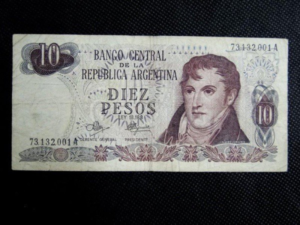 Argentina, cédulas de 10 PESOS, déc. 70. Muito bem Conservado.