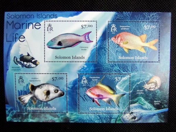 SolomonIslands, bloco com selos tema Peixes MINT.