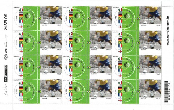 AV9645 - SCF2449 - Campeões do Mundo de Futebol - Brasil - 2002. Folha com 24 Selos. Bandeiras do pa