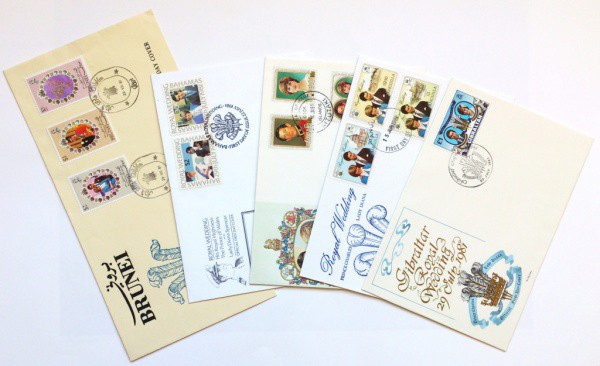 AV9938 - 5 FDC`s - Homenagem ao casamento - Príncipe Charles e Princesa Diana